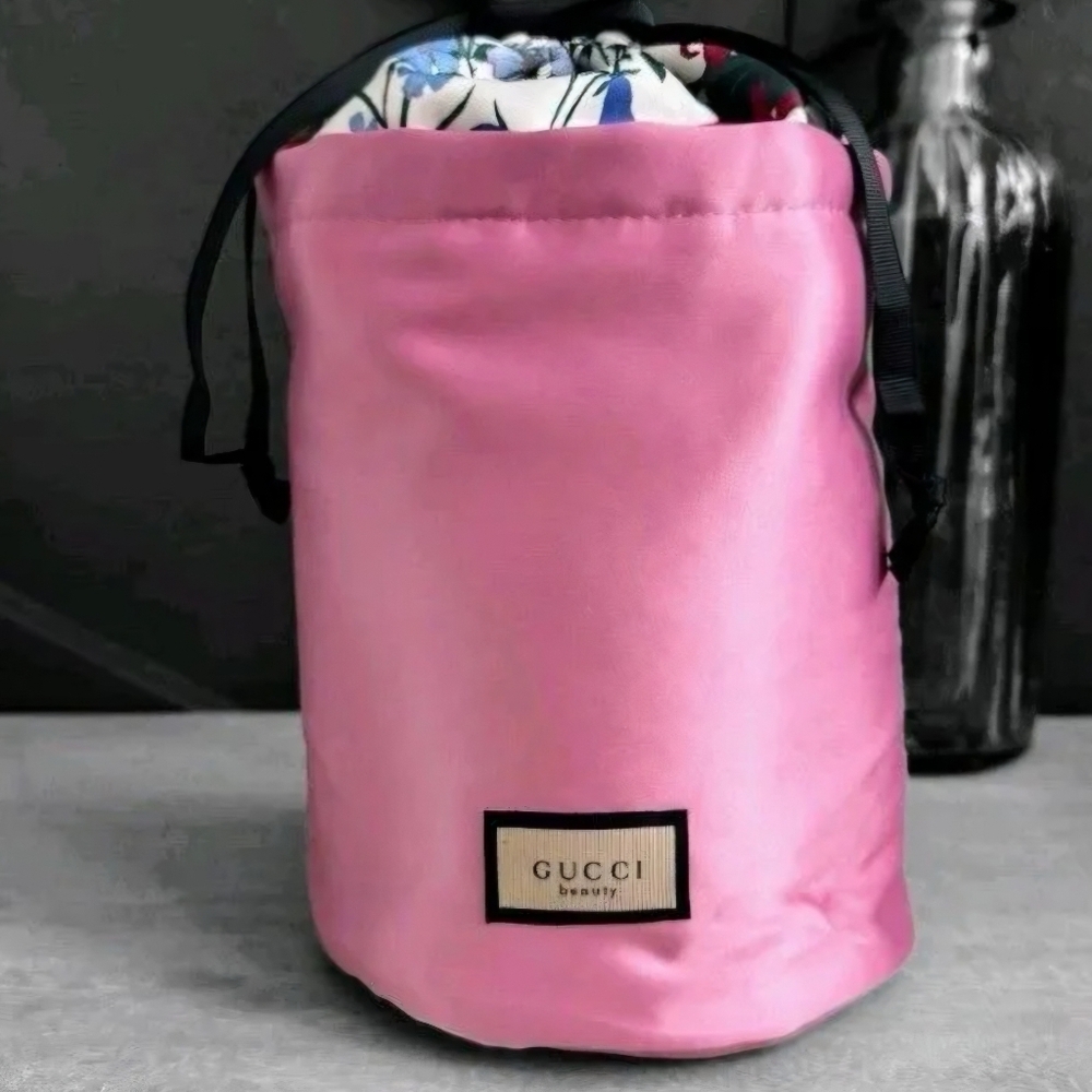 Gucci Beauty Pink Satin Cosmetic Drawstring Bag